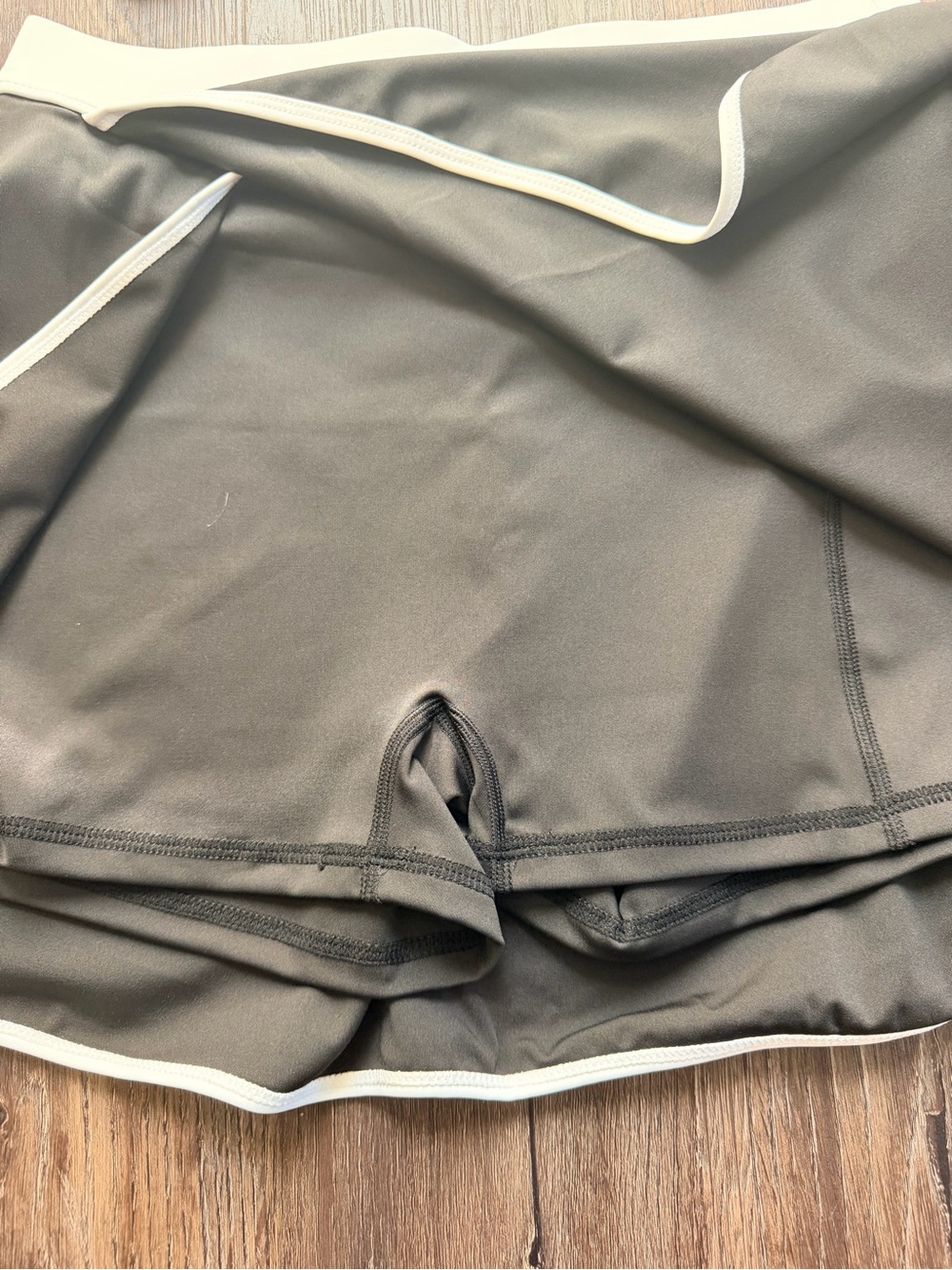 ALO Yoga Black and White Skirt Set - Picture 4 of 5